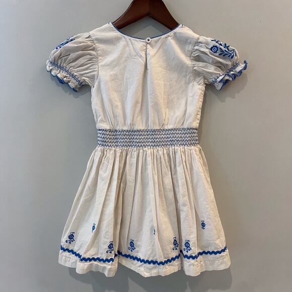 Mini Boden Embroidered Shirred Dress Floral Smocked Spring Vanilla Pod Blue 4-5Y - Picture 7 of 13